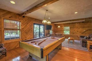 ER104 - R Tribe's Treehouse - Great location - Close to town! cabin - 6