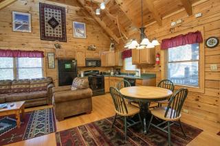 ER58 - Blue Heaven - Great location! Close to all the action! cabin - 8