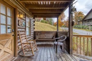 ER13 - Moose Manor Great location - Close to town! cabin - 7