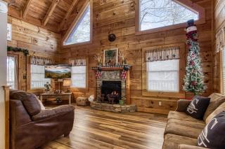 ER83 - Savage Loft - Your Close to the Action Cabin Getaway cabin - 8