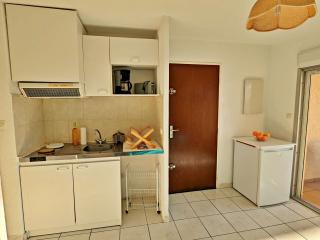 Appartement 2 pièces avec piscine, parking, proche commerces - Marseillan - FR-1-387-188 - 5