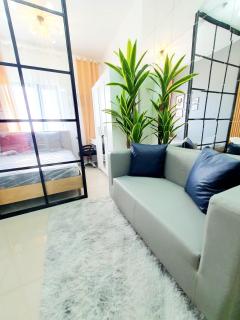 Green 2 Residences Scandi-Industrial Hotel Type Interior - 2