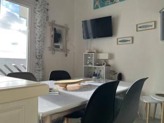 Appartement cosy 2 pièces, 4 couchages, vue mer, proche port, WIFI, parking, plage à St-Pierre-d'Oléron - FR-1-246A-170 - 8