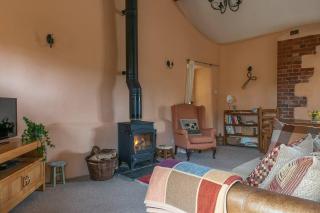 Highdown Farm Holiday Cottages - 1