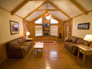 ER79 - Robyn's Nest - Great location, Close to all the action! cabin - 8
