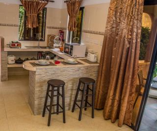 Les Elles Guesthouse Self Catering - 1