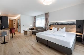 Hotel Alte Krone - Mittelberg - 1
