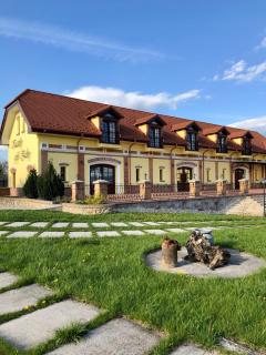 Kastély gróf Zichy - Haniska - 0