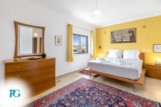 Luxury Penthouse Near City Center #1933 - 2