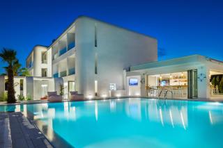 Cocoοns Suites & Villas Fourka - 9