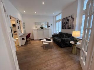 Altbau trifft Moderne, neuwertige Komfortwohnung für bis 2 Personen - Wuppertal - 3
