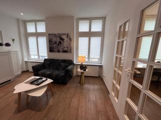 Altbau trifft Moderne, neuwertige Komfortwohnung für bis 2 Personen - Wuppertal - 1