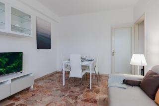 Tirrenia Cozy Apartment near the Beach - 7
