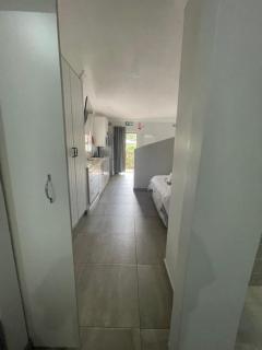 Guest house on Gillian Unit 6 - 7