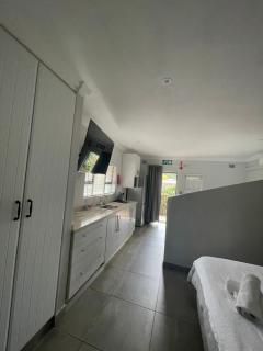 Guest house on Gillian Unit 6 - Ballito - 8