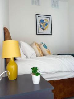 3 Bedroom Apartment - Flitwick - Contractor Friendly - Tourist Ready - Full Kitchen - WiFi - Smart TV - Sofa Bed - FREE Parking - Ideal for Short or Long Stays - Flitwick - 5