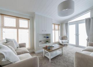 Warren Lodges - Little Baddow - 8