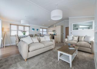 Warren Lodges - Little Baddow - 7