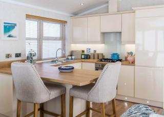 Warren Lodges - Little Baddow - 2