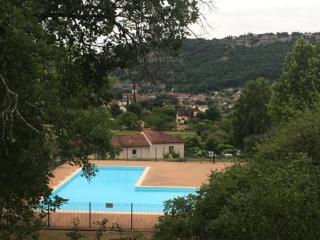 CONFORTABLE MAISON DANS VILLAGE VACANCES AVEC PISCINE A CAJARC - Cajarc - 0