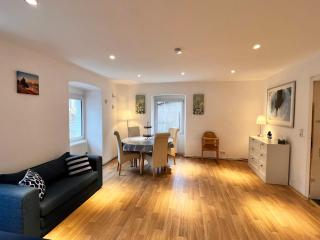 Ferienwohnung Elfriede - WLAN, 2 Bäder, Küche, Freisitz, 2 Parkplätze, im Ortskern - Malterdingen - 9
