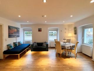 Ferienwohnung Elfriede - WLAN, 2 Bäder, Küche, Freisitz, 2 Parkplätze, im Ortskern - Malterdingen - 8