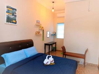 BASAR HOUSE SUITES RHU 10/ PENARIK - Kampong Ru Sepuloh - 0
