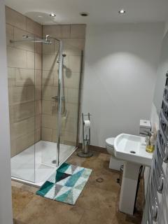 Green Monkey Lodge - British - 3