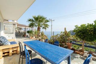 House with majestic sea view - Kalopigado - 9