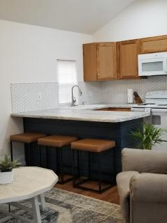 Cozy Spacious Cottage with deck and grill - Phenix City - 3