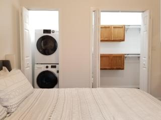 Cozy Spacious Cottage with deck and grill - Phenix City - 1