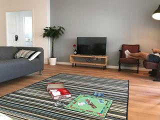 1 min to the beach - perfect for 6 guests - 8