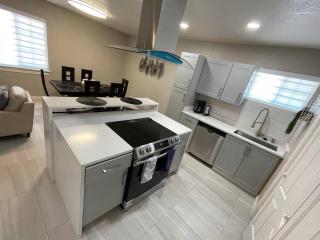 Big Family? Come on over and enjoy all duplex A+B - El Paso - 9