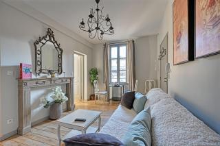 Au cœur des Papes, dans bâtisse de charme studios & appartements en cœur de ville - Avignon - 0