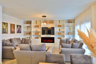 Villa IPM Luxury with private pool - Kaštela - 8