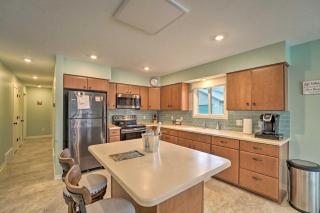 Family Home on Crystal Lake with Private Beach! - Hart - 3