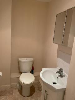 Lovely Shared 3 Bed Home Near The Thames - 4