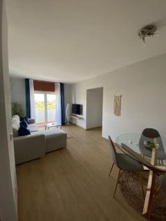Cozy 3 bedroom condo with free parking premises - 1