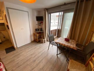 Studio cosy rénové au centre de La Clusaz, balcon, parking privé, proche commerces et pistes - FR-1-459-84 - La Clusaz - 6