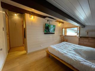 Appartement Mansardé 3 Pièces 74m², Balcon Sud, Parking Privé, Wifi - FR-1-459-183 - La Clusaz - 2