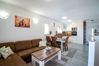 Luxury apartment with swimming pool Ana - Trogir - 5