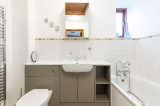 The Oast House - farm stay apartment set within 135 acres - Bromyard - 2