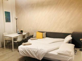 Lovely 2 room apartment with small garden - Milão - 3