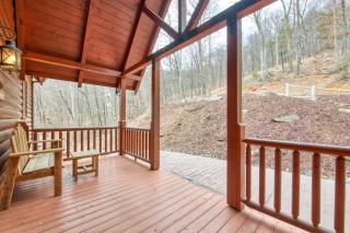 Hawk's View Log Cabin - 1