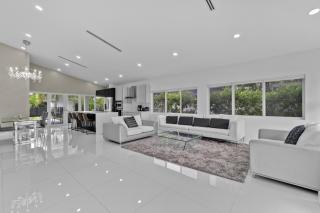 Luxury House 4 beds heated Pool w Jaccuzzi - 8