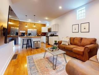 Private Home-Backyard-Parking Near Nulu Downtown - Louisville - 0