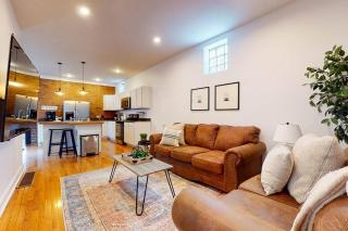 Private Home-Backyard-Parking Near Nulu Downtown - Louisville - 4