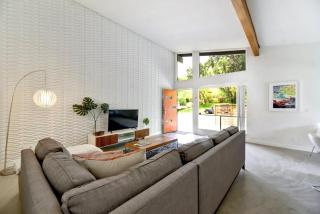 Mid Century Modern near SoCo & DT by Lodgewell - Austin - 8