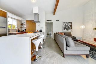 Mid Century Modern near SoCo & DT by Lodgewell - Austin - 7