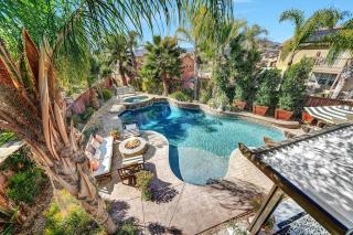 Vino Villa Large home Sleeps 10! Large Salt water pool/spa - Murrieta - 0